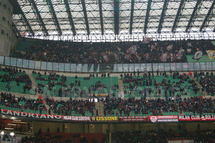 milan-salernitana-tifosi