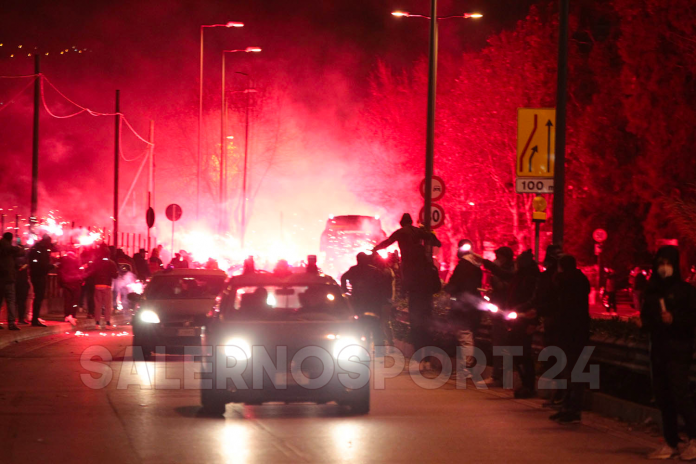 salernitana-spezia-tifosi-torciata-torcida-granata