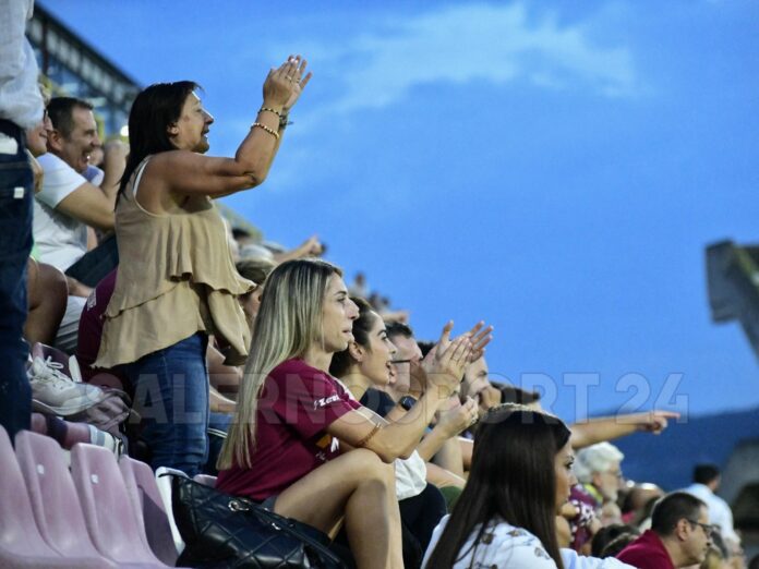 salernitana-tifosi